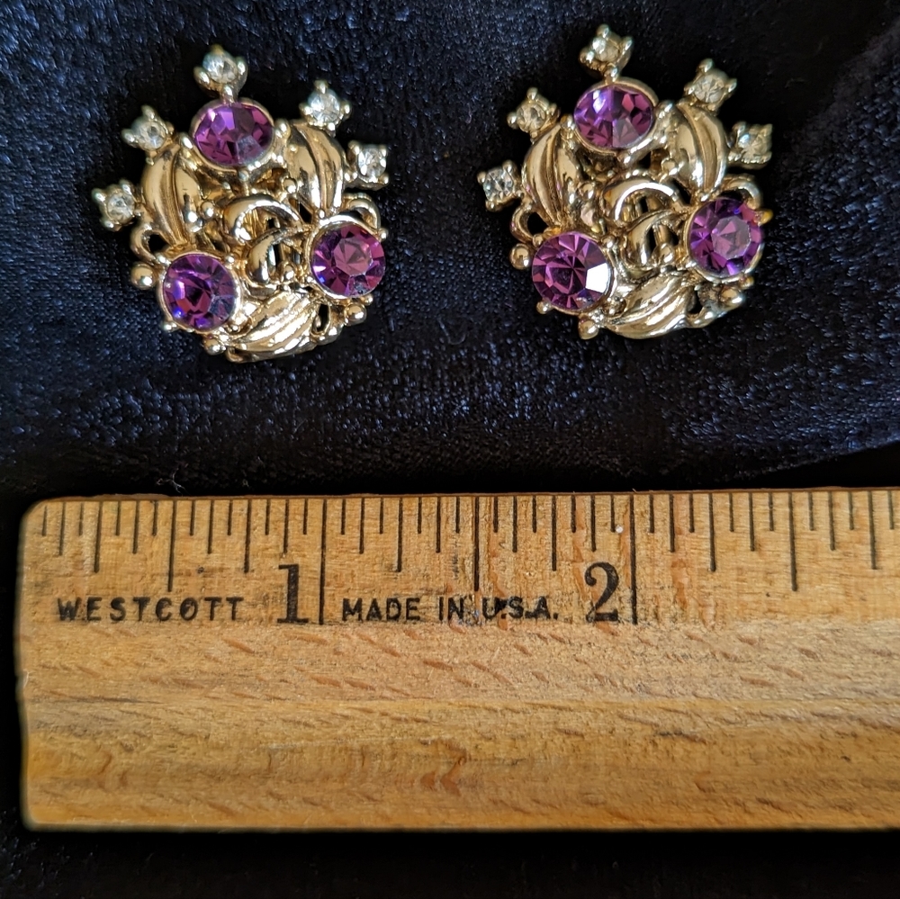 Vintage Petite Pinkish/Purplish/Gold Filigree Clip Earrings - Picture 2 of 3